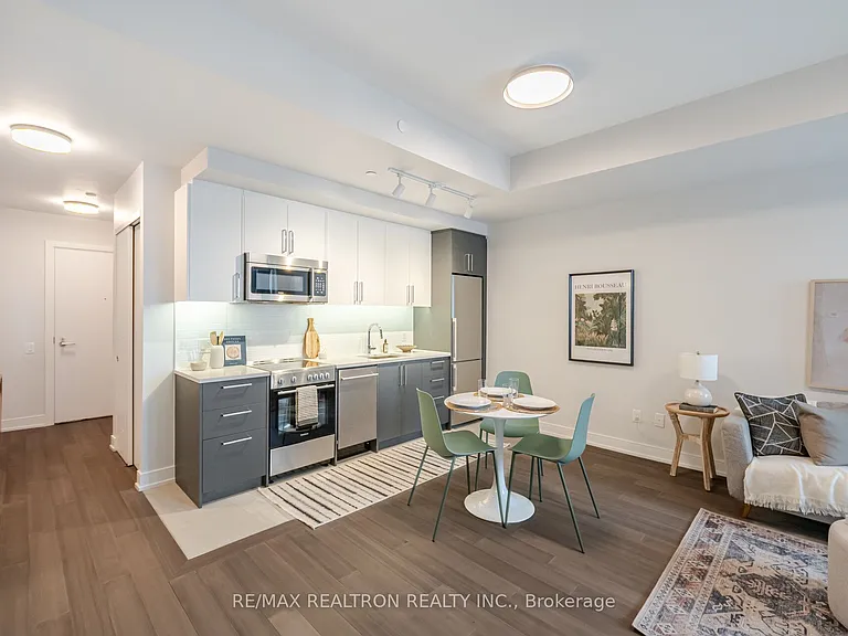 664 Spadina Ave #711 — Photo 1