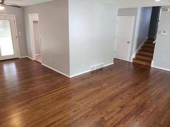3rd image of 9315 Richmond Ave