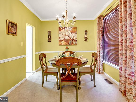 3rd image of 227 Mary Jane Ln