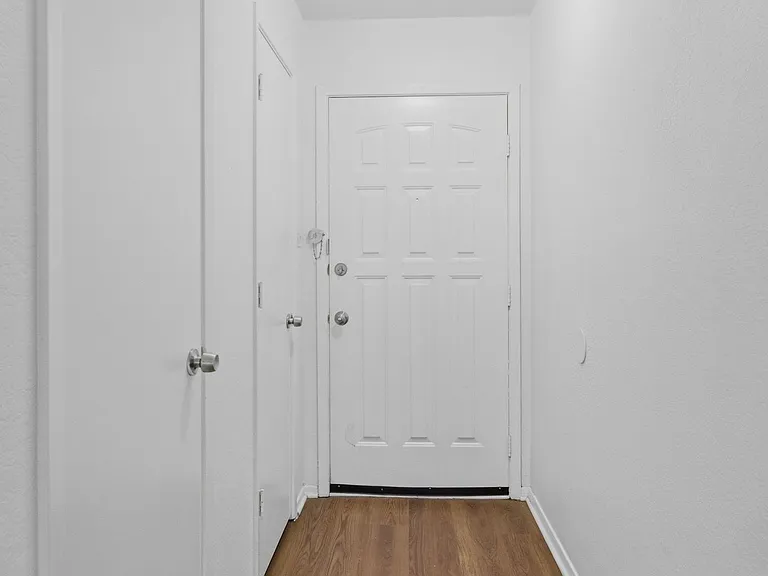 6413 Melinda Ct — Photo 14