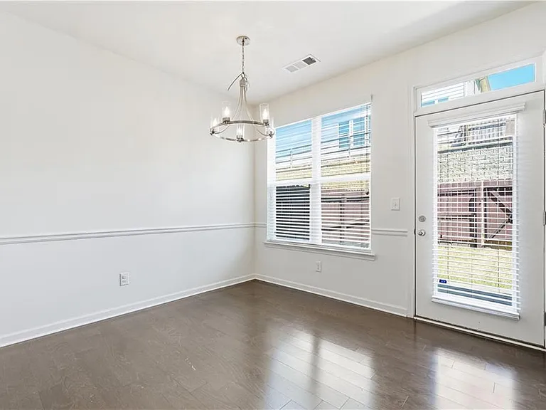 2730 Kemp Ct — Photo 15