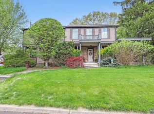 1 Clifford Dr, Park Ridge, NJ 07656