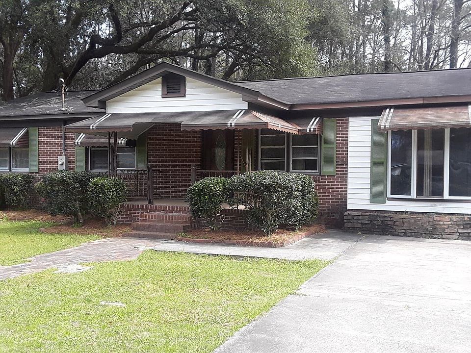 1st image of 126 Parkwood Cir