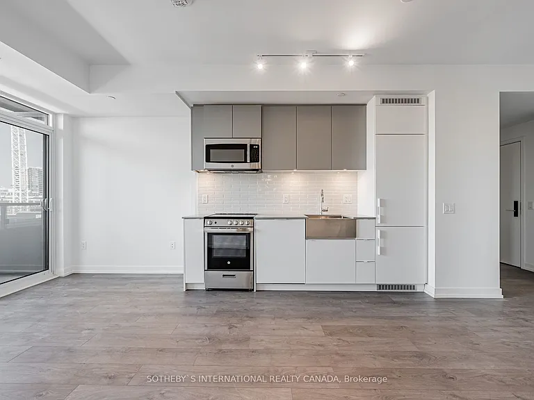 270 Dufferin St #303 — Photo 5
