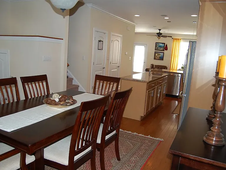 4708 Smick St — Photo 3