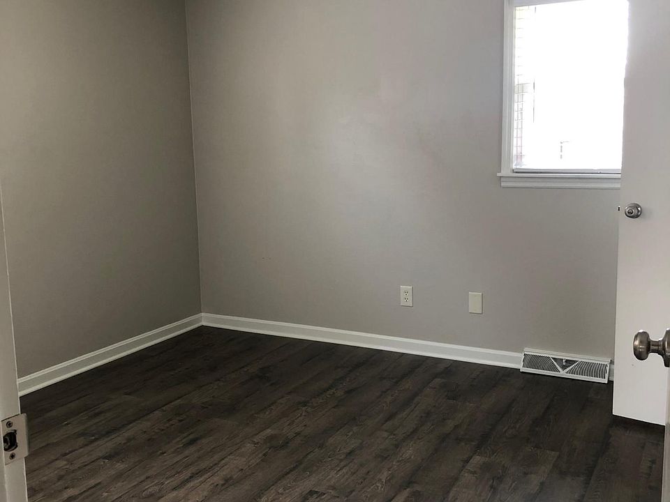 1st image of 3424 Queens Way
