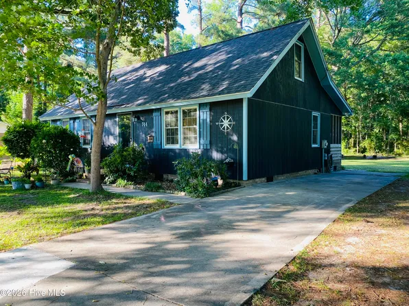 744 Mrs Tates Road, Whiteville, NC 28472