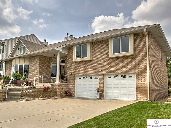 2nd image of 15430 Corby St