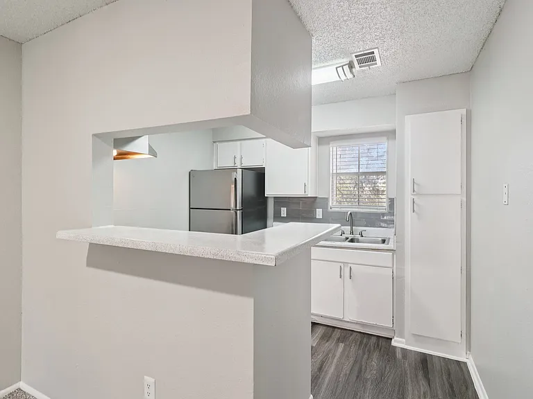 Rock Canyon Apartments — Photo 21