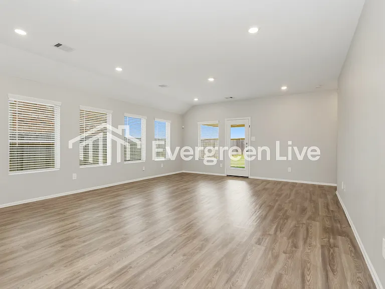 119 Southern Red Oak Ln — Photo 6