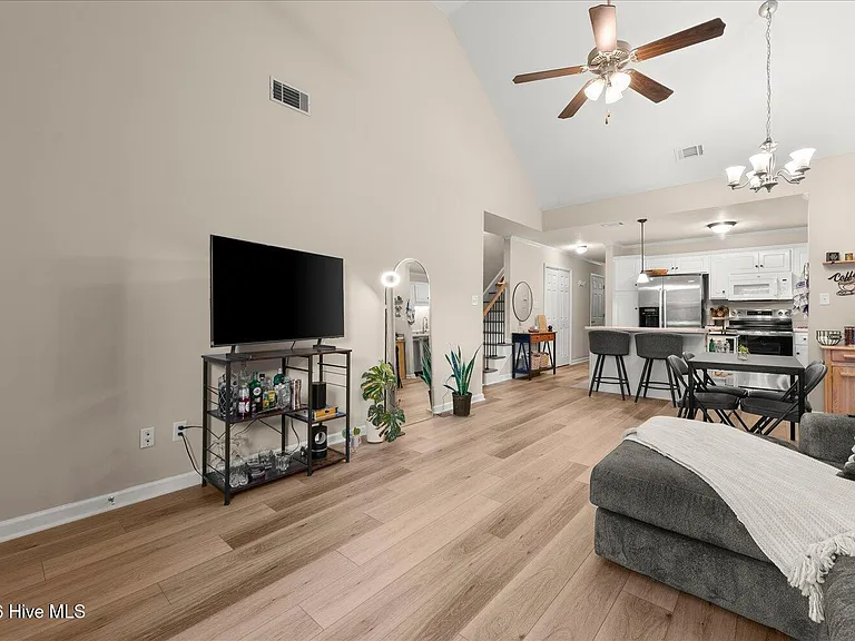 119 Grove Landing Ct — Photo 14