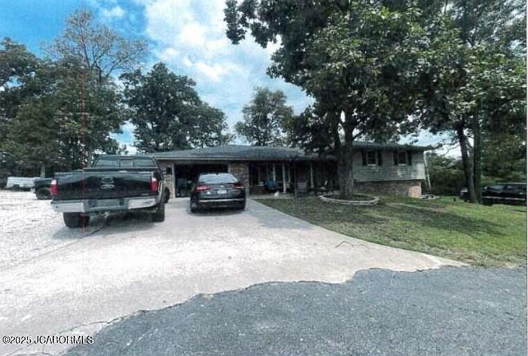 1st image of 2923 Country Club Dr