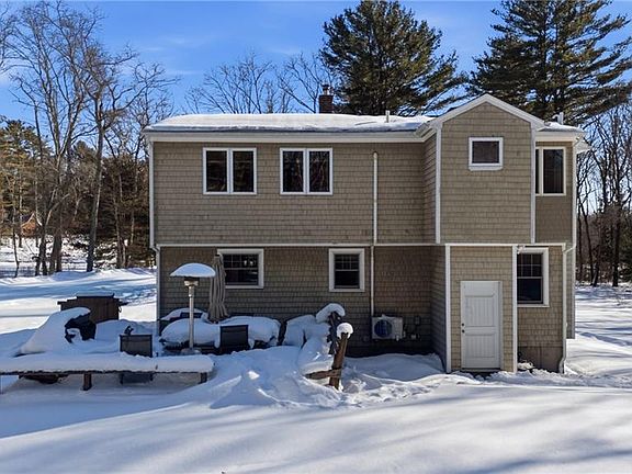 5th image of 339 Hog House Hill Rd