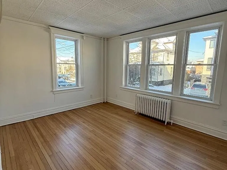 214 Lawton Ave #1 — Photo 6