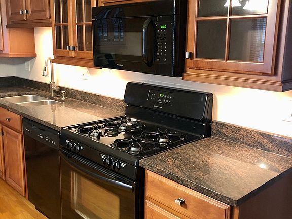 4th image of 8541 W Bryn Mawr Ave APT 3N