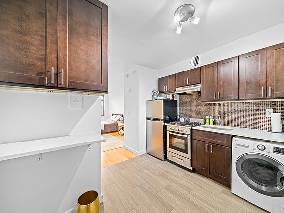 2nd image of 1332 3rd Ave APT 3D