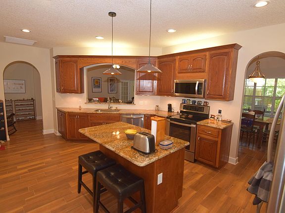 5th image of 5628 Weller Ave