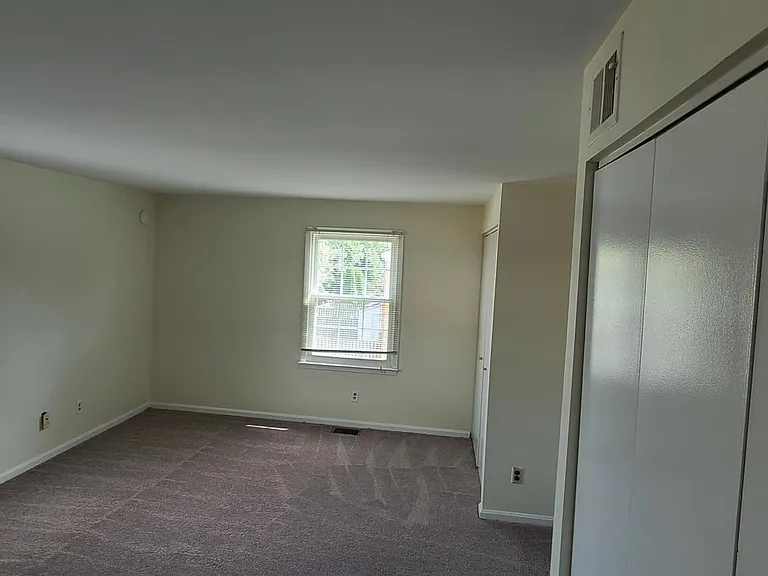 5663 Independence Cir — Photo 6