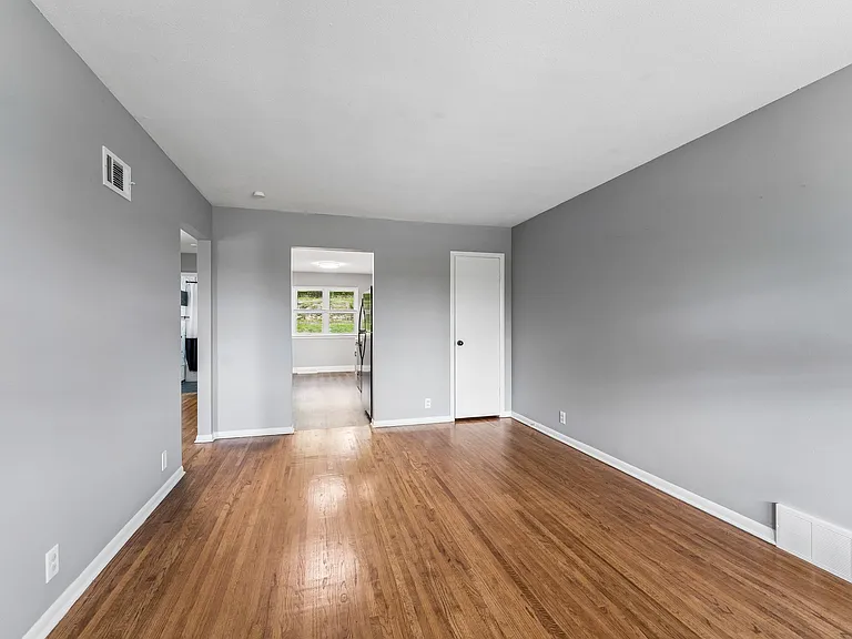3711 N 67th Ave — Photo 13