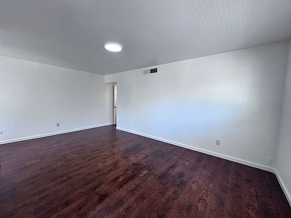 5th image of 790 Carro Dr APT 4