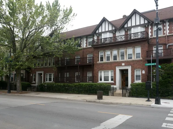 4450 N Sheridan Rd, Chicago, IL