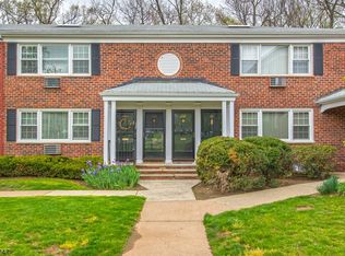 303 Pitney Pl, Morristown, NJ 07960