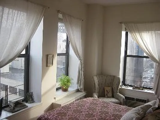 Sold by Corcoran | media 14