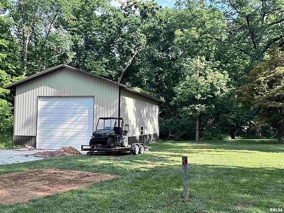 2nd image of 3 Bacon Woods Ln