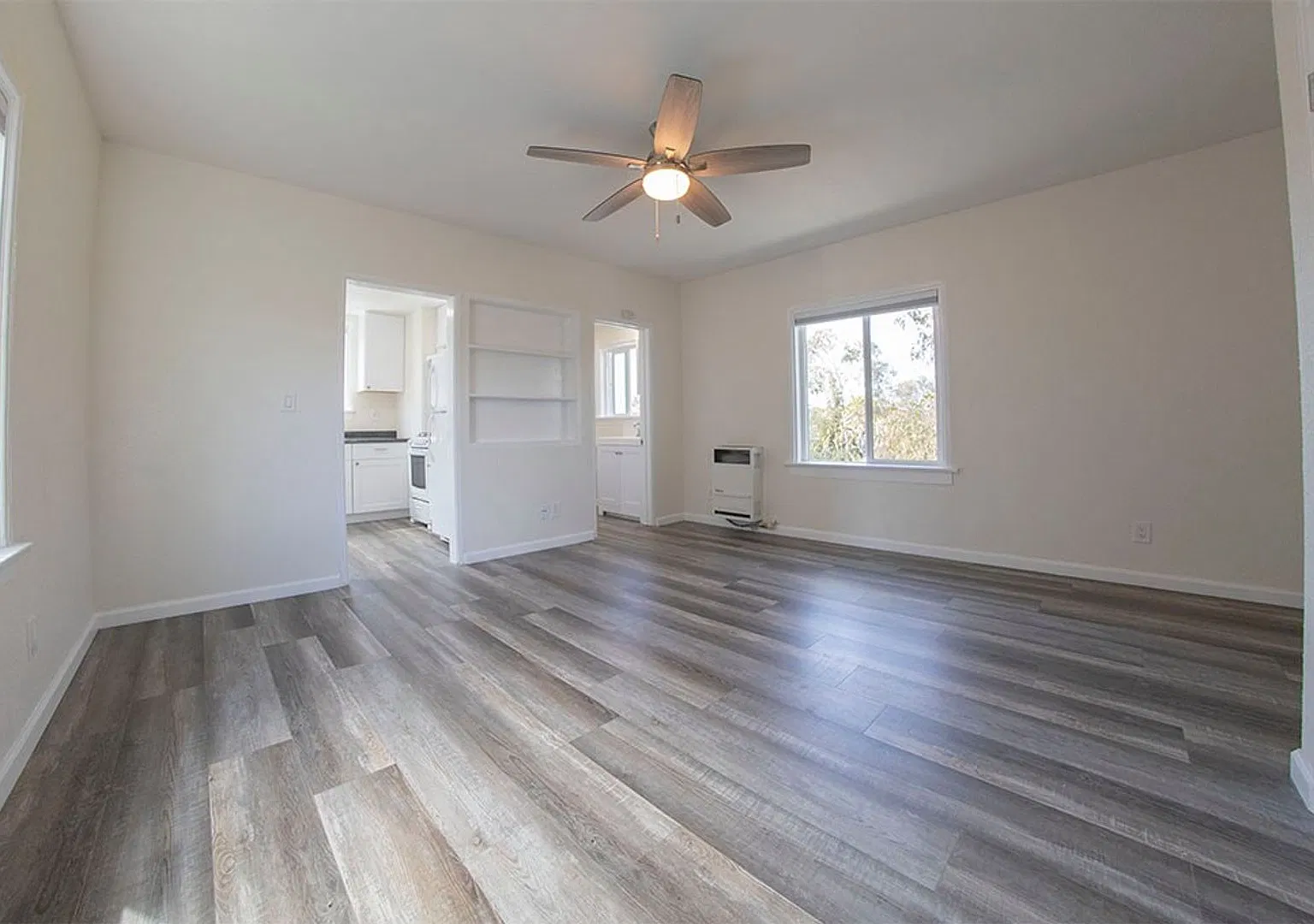 Point Loma Studio - Just Remodeled - Freshly Painted, New Kitchen, New Flooring, New Bathroom, 1 ... — Photo 4