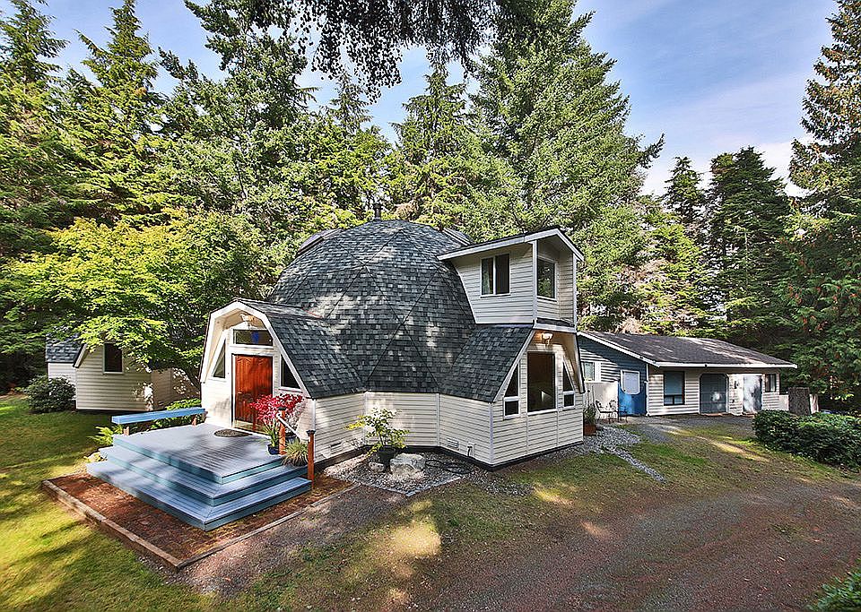 1st image of 2747 Parkwood Dr