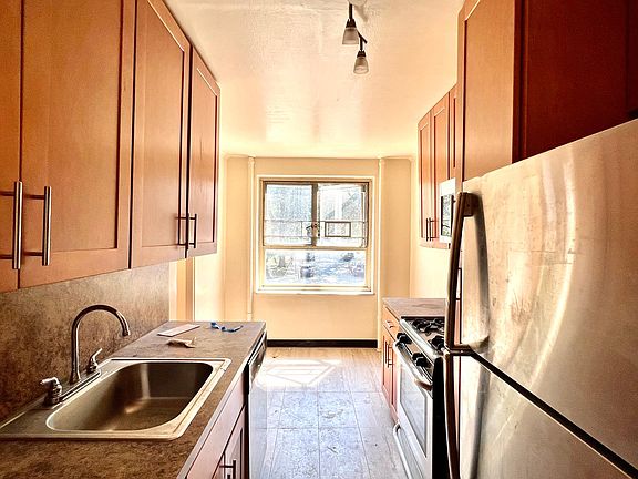 3rd image of 188-35B 69th Ave Floor 2
