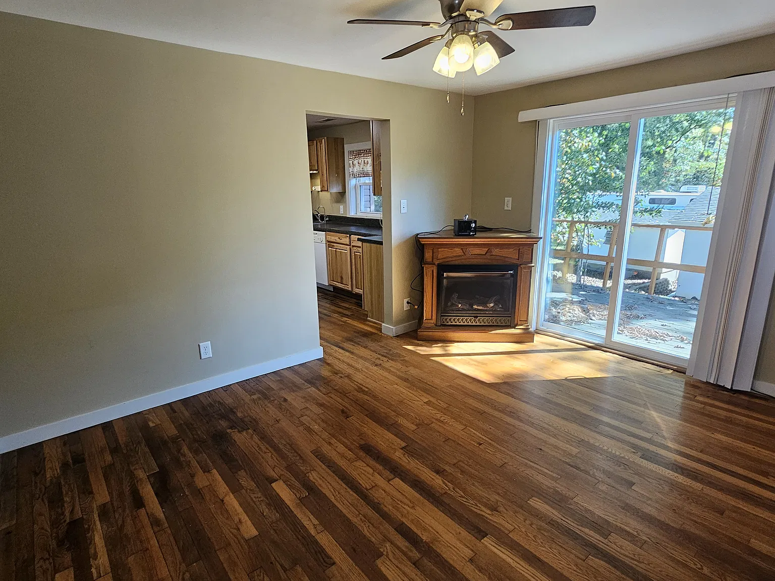 2 bed, 820 sqft, $1,800 — Photo 4