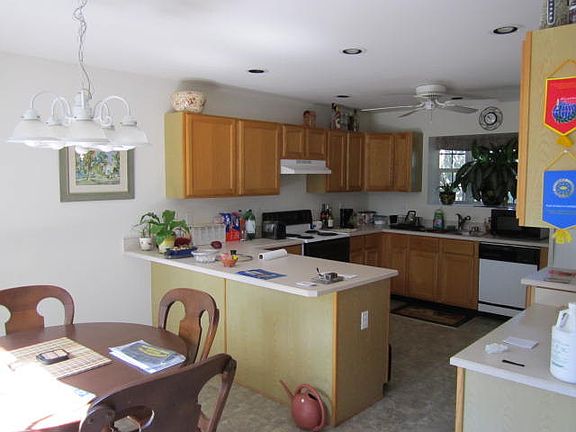 3rd image of 100 Leeward Ct