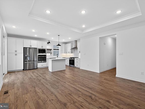 7th image of this home