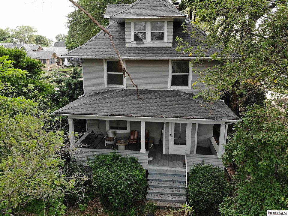 1st image of 802 N 49th Ave