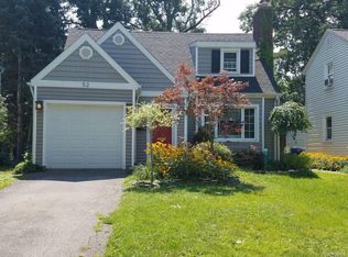 52 Charlestown Rd, Amherst, NY 14226