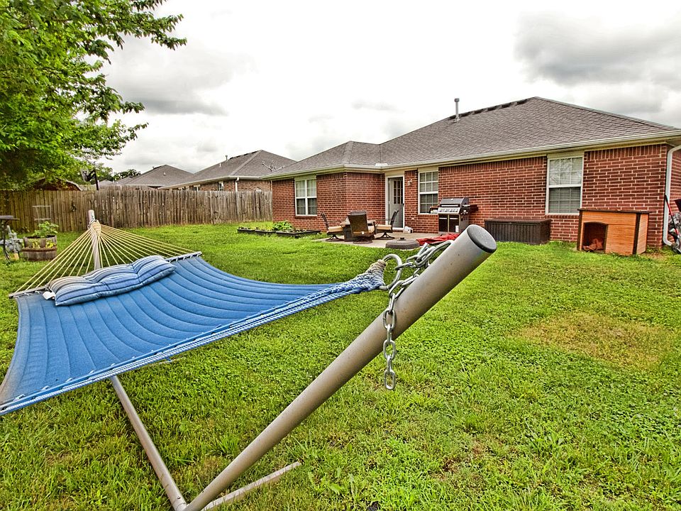 1st image of 1211 Maplewood Dr