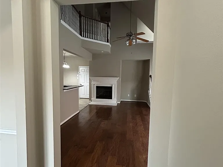 2148 Walnut Square Dr — Photo 15