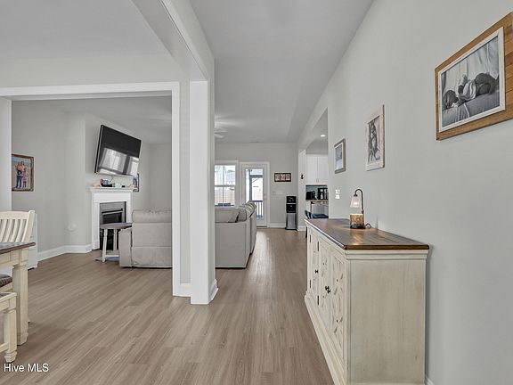 3rd image of 203 W Weatherbee Way