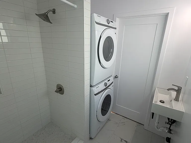 1911 Gates St #1 — Photo 3