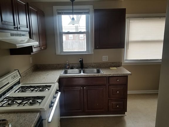 5th image of 27320 Larchmont St
