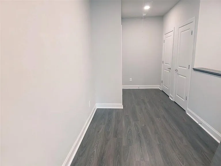 8020 Linfield Way — Photo 23