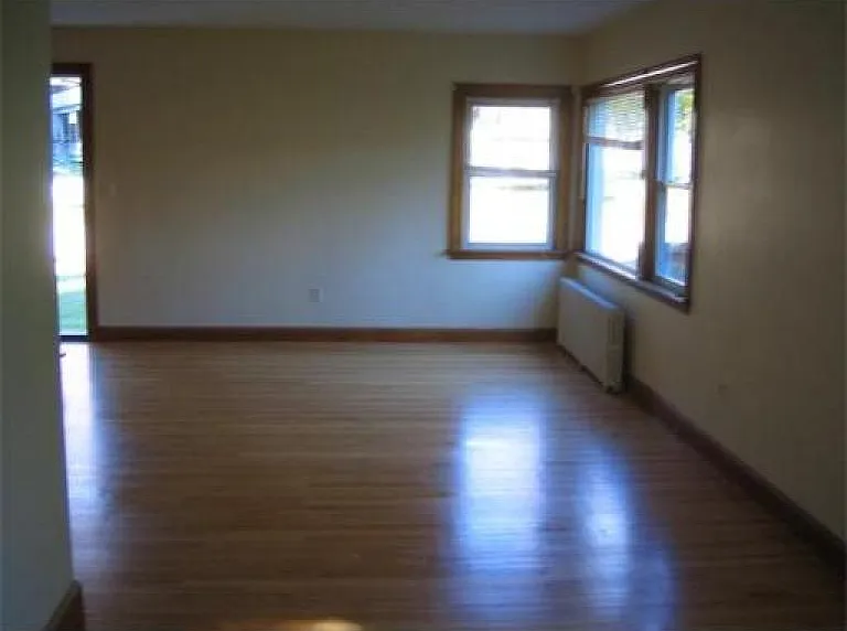 5 Rosewood Ave — Photo 3