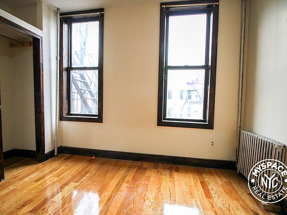 5th image of 187 Stanhope St APT 3R