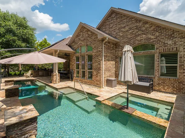 31 Woodglade Way, Tomball, TX 77375