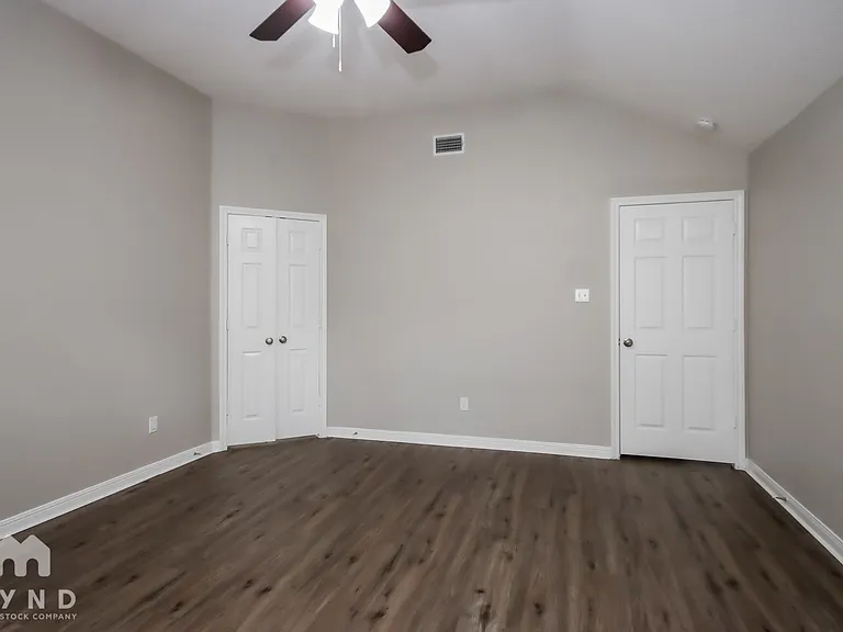 598 Orangewood Dr — Photo 8