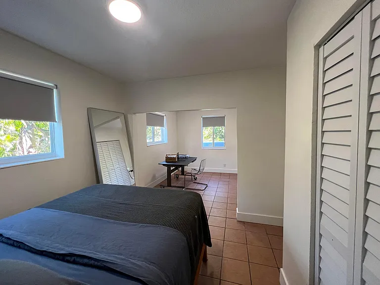 2356 SW 18th St #2 — Photo 11