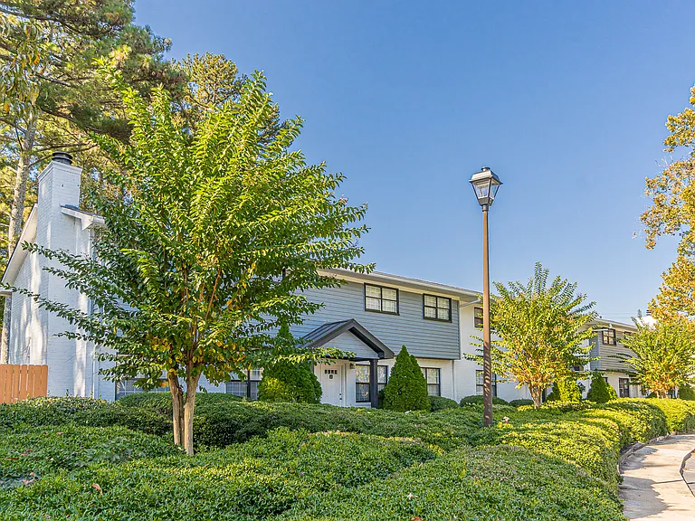 Pinewood Townhomes — Photo 30