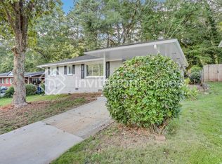2890 Delowe Dr, East Pt, GA 30344