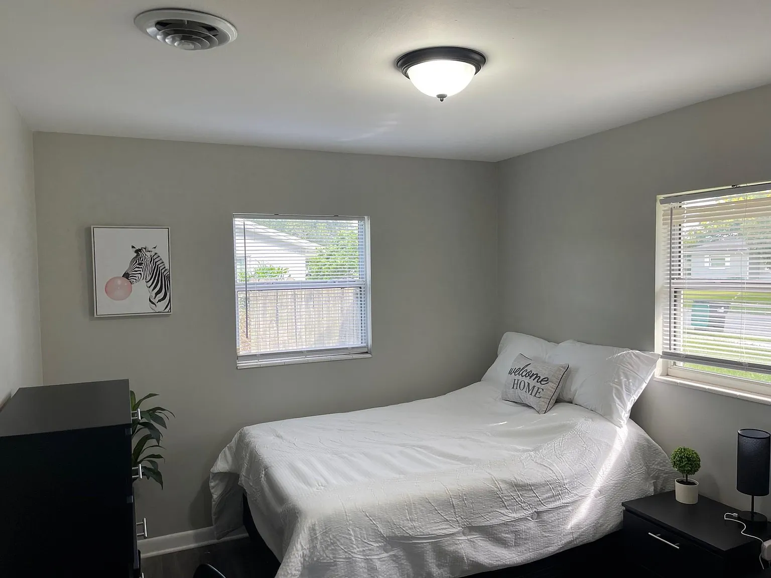 4 bed, 2.0 bath, 1377 sqft, $1,252 — Photo 1
